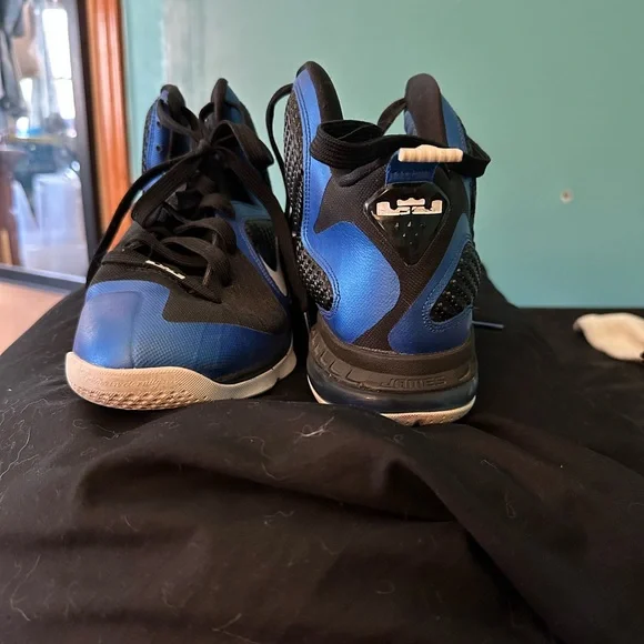 Lebron’s Nike Black and Blue Athletic Sneakers - Picture 2 of 3